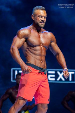 MEN'S PHYSIQUE +179